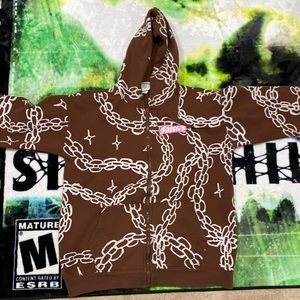 Salem 7 bought from zumiez size XL pink badge on front is 3D not print